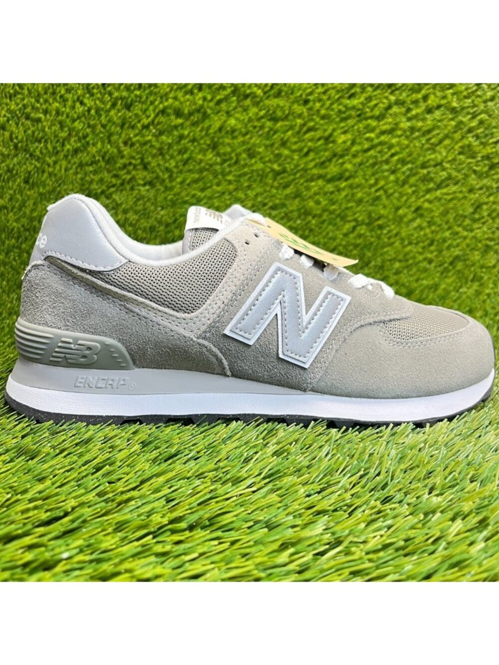New Balance‎ 574 Mens Size 8 Gray White Athletic Running Walking Shoes Sneakers
